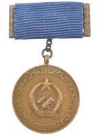 1955. Magyar Népköztársaság Bajnokságai - 1955 / OTSB kétoldalas, bronz díjjelvény, hátoldalán 4x200 váltó - III. gravírozással (~56mm) T:1-