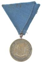 1896. 896-1896 Millenniumi emlék / Magyarország ezer éves fennállása emlékére bronz kitüntetés mellszalagon (27mm) T:2