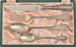 Ezüst (Ag) keresztelő evőkészlet, (Sz. G.) monogrammal vésett!!, jelzett, dobozban, bruttó: 186g