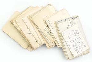 1910-1912 A Pesti Hírlapban feladott párkereső hirdetésekre írt levelek, több jeligére (Szőke nympha 18., Sumurun, Mizza), összesen kb. 32 db, borítékokban