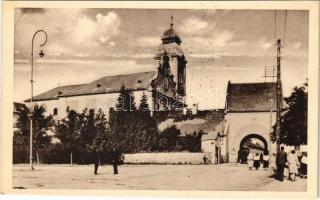 Lőcse, Levoca; Kosická brána s kostolom Minoritov / Kaschauer Tor mit Minoriten-Kirche / Kassai kapu a Minorita templommal. Elek Singer kiadása / city gate, church