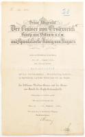 1916 Bécs, Koronás Ezüst Érdemkereszt a Vitézségi Érem szalagján kitüntetés adományozásáról szóló oklevél, Szabó Dániel vasúti felügyelő, a M. Kir. Államvasutak (MÁV) miskolci igazgatóságának alkalmazottja részére; német nyelven, aláírással, szárazpecséttel, középen hajtott