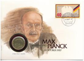 NSZK 1958J 2M aranyozott Cu-Ni "Max Planck" érmés borítékon bélyegzős bélyeggel, német nyelvű leírással T:2 GFR 1958J 2 Mark gilt Cu-Ni "Max Planck" in coin letter with stamp with description in German C:XF