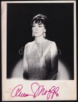 Anna Moffo (1932-2006) opera-énekesnő, színésznő autográf aláírása őt ábrázoló fotón, 24x18 cm / Autograph signature of Anna Moffo opera singer, actress