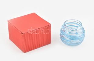 Design üveg váza. Kézzel készült, anyagában színezett, csiszolt. Hibátlan. Dobozában m: 10 cm, d: 12 cm