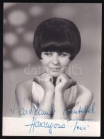 Harangozó Teri énekesnő aláírt fotó Szipál műteremből 6x9 cm