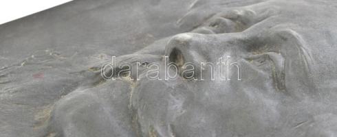 AA jelzéssel: Kossuth Lajos mellképe, öntöttvas, 39×27 cm