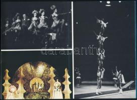 cca 1970 Budapest By Night. Bp., Offset-ny., angol nyelvű prospektus gazdag képanyaggal