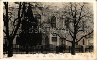 1942 Beszterce, Bistritz, Bistrita; Magyar kaszinó télen, étterem és söröző, Dreher sörök. Steindl Győző fényképe / casino in winter, restaurant and beer hall (fl)