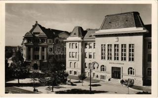 Marosvásárhely, Targu Mures; Vármegyeháza, M. kir. állami Tanoncotthon / county hall, boarding school (EK)