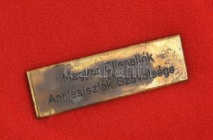 "Magyar Ellenállók, Antifasiszták Szövetsége" emlék tőr, dobozban. Ezüstözött fém, h: 31 c...