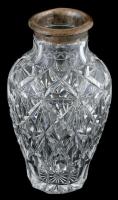 Kristály váza ezüst (Ag) karimával. Jelzett 30 cm Nettó 69g. Kis lepattanással