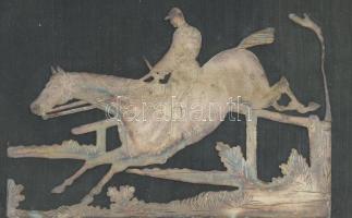 Díjugrató lovas. Ezüst (Ag) lap üvegezett keretben. 20x13 cm