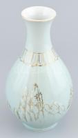 Keleti porcelán váza, kopott, jelzett, m: 20 cm