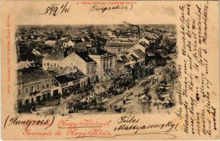 1899 (Vorläufer) Nagykőrös, Fő utca, piac, Gál Sándor, Weisz Mihály és Temetkezési intézet üzlete. Geszner Jenő kiadása