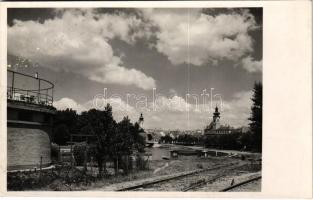 1939 Győr, látkép a Rába part mellől vasúti sínekkel, templomok. photo