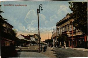 Nagykároly, Carei; Deák Ferenc tér, iskola, üzlet. Eigner Simon kiadása / street view, school, shop (vágott / cut)