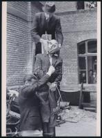 1945 Budapest, háborús bűnös nyilvános kivégzése, Rózsa György (?-?) budapesti fotóriporter hagyaték...