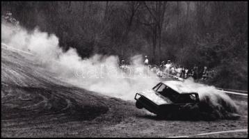 cca 1987 Autocross versenypálya, Menesdorfer Lajos (1941-2005) budapesti fotóművész hagyatékából, 4 ...