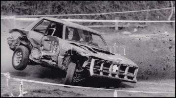 cca 1987 Autocross versenypálya, Menesdorfer Lajos (1941-2005) budapesti fotóművész hagyatékából, 4 ...
