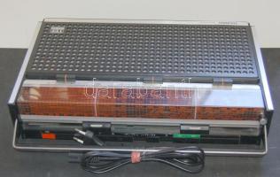 Touring Internacional ITT típusú hordozható rádió, kábellel, jó állapotban