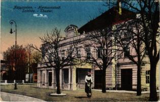 Nagyszeben, Hermannstadt, Sibiu; Színház, hölgy kerékpárral / Theater / theatre, lady with bicycle (EK)