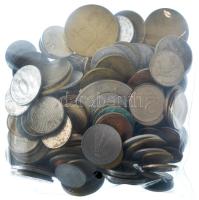 Vegyes, magyar és külföldi érmetétel mintegy ~2kg súlyban T:vegyes Mixed, Hungarian and foreign coin...