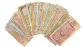 39db-os külföldi bankjegytétel, közte Venezuela, Jordánia, Jemen, Bulgária, Kína, Észak-Macedónia, E...