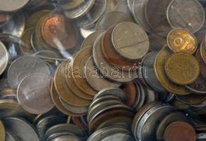 Vegyes, főleg külföldi érmetétel mintegy ~2kg súlyban, közte egzotikus országok T:vegyes Mixed, most...