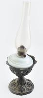 Régi petróleumlámpa, cilinderrel, rozsdafoltos fém szerelékkel, kis csorbákkal m: 45 cm