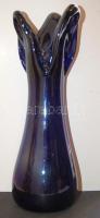 Fúvott, szakított lila üveg váza, 41cm-es magassággal és szép állapotban