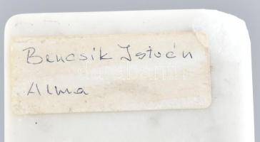 Bencsik István (1931-2016): Aranyalma. Bronz, márvány talapzaton, jelzés nélkül, márványon lepattaná...