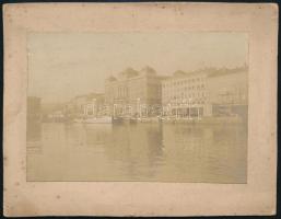 cca 1900 Fiume, kikötő, Palazzo Adria, keményhátú fotó, 10×14 cm / Rijeka, port