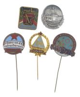 1965-1970. "Fémbútor- és Drótszövetgyár - Hűségért" zománcozott Cu jelvény (19mm) + "ZIM - Zománcipari Művek" aranyozott, zománcozott jelvény (19mm) + "PRÉKO törzsgárda - Prés- és Kovácsoltárugyár" zománcozott tombak jelvény (19x17mm) + "Győri Szerszámgépgyár 10 év" zománcozott Cu jelvény (20x23mm) + "Borsodnádasdi Lemezgyár törzsgárda" ezüstpatinázott jelvény (21mm) T:1,1- gyártási zh