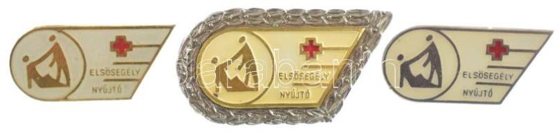 ~1980. "Elsősegély-nyújtó" 3xklf fokozatú műgyantás kitüntető jelvény (14x19mm,21x38mm) T:1
