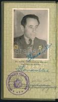 1946 A Magyar Államrendőrség Pécsi Főkapitánysága által kiállított fényképes útlevél Romániába, a kötésen és a lapokon törölve a Magyar Királyság felirat
