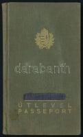 1946 A Magyar Államrendőrség Pécsi Főkapitánysága által kiállított fényképes útlevél Romániába, a kö...