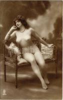 Meztelen erotikus hölgy / Erotic nude lady (non PC)