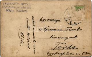 Torda, Turda; lovas szekér falubeliekkel. Jánossy és Botár fényképészeti műterme / horse cart with p...