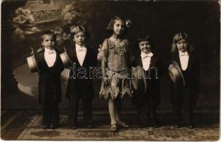 1913 Brassó, Kronstadt, Brasov; gyerek színészek az Aranyeső darabban / children actors. Knauer G. photo