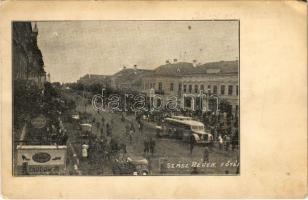 1940 Szászrégen, Reghin; Üdvözlet a felszabadult Szászrégenből! Fő tér, autóbusz, automobilok, tömeg, üzletek / main square, autobus, automobiles, crowd, shops + 101. föv. fogatolt sütőoszlop ellenőrizve (EK)