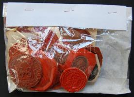 50 db köríratos címeres viaszpecsét