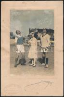 1929 Pénzfeldobás labdarúgó mérkőzésen Színezett Zwack reklámos fotó. Megviselt állapotban 12x17 cm Kartonon