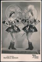 The Oroginal Paprika Sisters, fotó Szentes budapesti műterméből, 17,5×11,5 cm