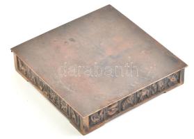 Retró, zodiákusos fém doboz, fabetéttel, kopásokkal, 14x14 cm