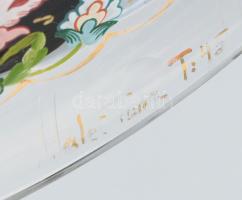 Közel-Keleti kézzel festett dísztál, Jelzett: Halet Tuna, kopásokkal, d: 21 cm