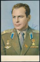 -  German Tyitov (1935-2000) szovjet űrhajós aláírása képeslapon / Signature of German Titov (1935-2000) Soviet astronaut on postcard