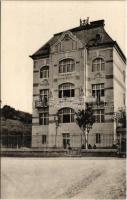 Budapest I. Tabán, Villa épület az Orom utca 20. szám alatt. Calderoni és Társa kiadása