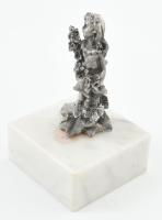 Lány virággal. Ón szobor, márvány talpazaton, csavar hiányzik. 12 cm