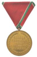 1922. Magyar Bronz Érdemérem aranyozott bronz kitüntetés, fémjellel, hadiszalagon T:1-  Hungary 1922. Hungarian Bronze Merit Medal gold plated bronze decoration with hallmark and ribbon C:AU NMK 392.